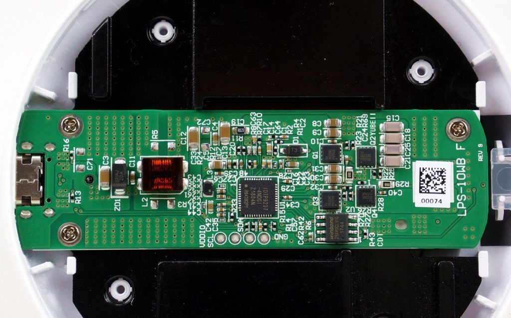 小米無線充PCB螺絲孔位3