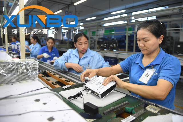 訊博機(jī)頂盒螺絲鎖付工藝介紹-訊博鎖螺絲機(jī)-多功能非標(biāo)螺絲機(jī)_全自動(dòng)視覺(jué)螺絲機(jī)_大型鎖螺絲機(jī)廠家 訊博機(jī)頂盒螺絲鎖付工藝介紹-訊博鎖螺絲機(jī)-多功能非標(biāo)螺絲機(jī)_全自動(dòng)視覺(jué)螺絲機(jī)_大型鎖螺絲機(jī)廠家